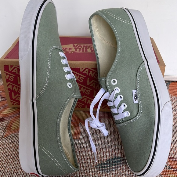 Vans Men’s Authentic Color Theory Iceberg Green 
VN000BW5CJL
Sneakers - Picture 11 of 16